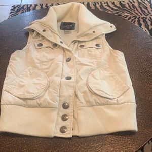 Boutique brand cream zip and snap up vest !!